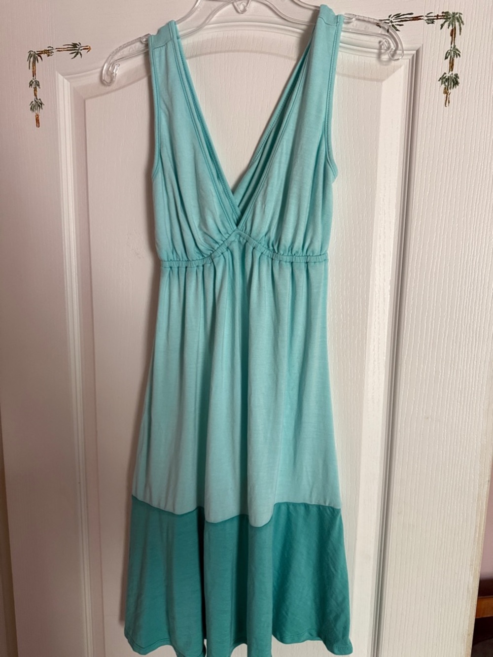 Body Central Two-Tone Aqua V-Neck Tiered Midi Dress